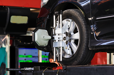 Lossie’s Auto Service uses this state of the art equipment to ensure proper alignment which helps with better gas mileage, a longer life span for your tires and better (safer) vehicle handling.
